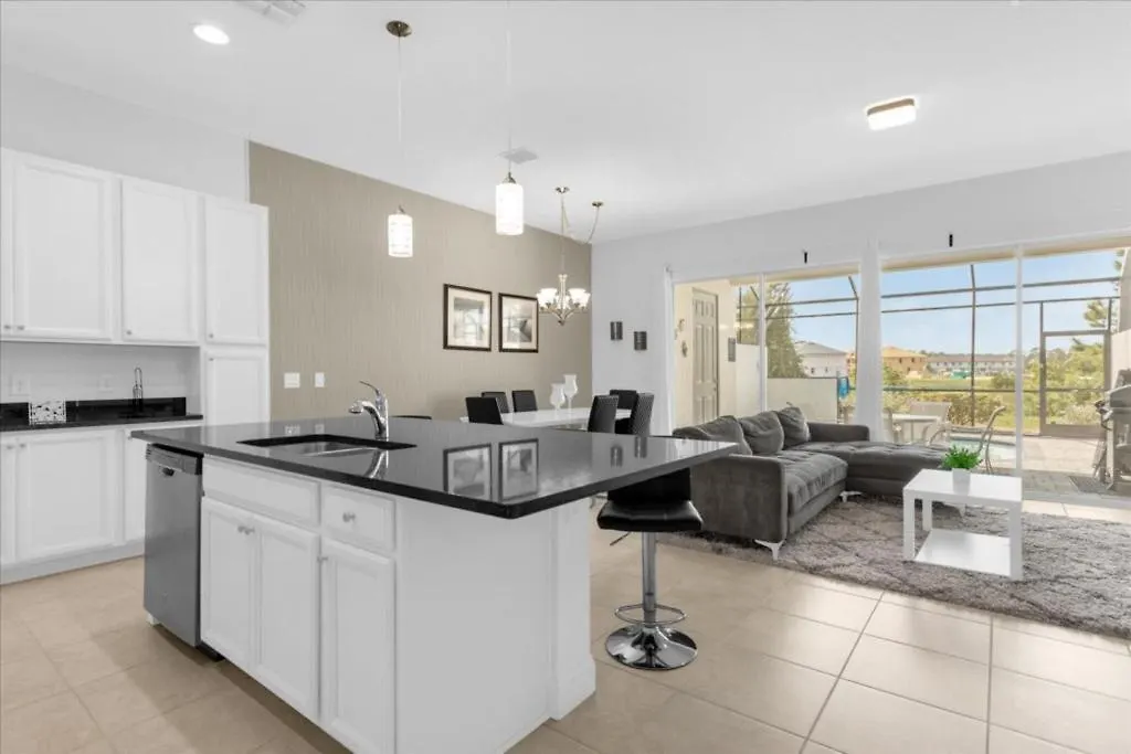 4 Bedrooms - 3 Bathrooms - Festival 232 Cd Davenport Holiday home