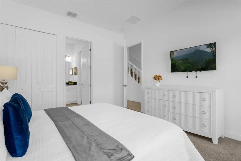 4 Bedrooms - 3 Bathrooms - Festival 232 Cd Davenport Holiday home