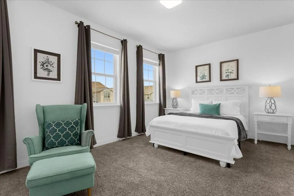 4 Bedrooms - 3 Bathrooms - Festival 232 Cd Davenport